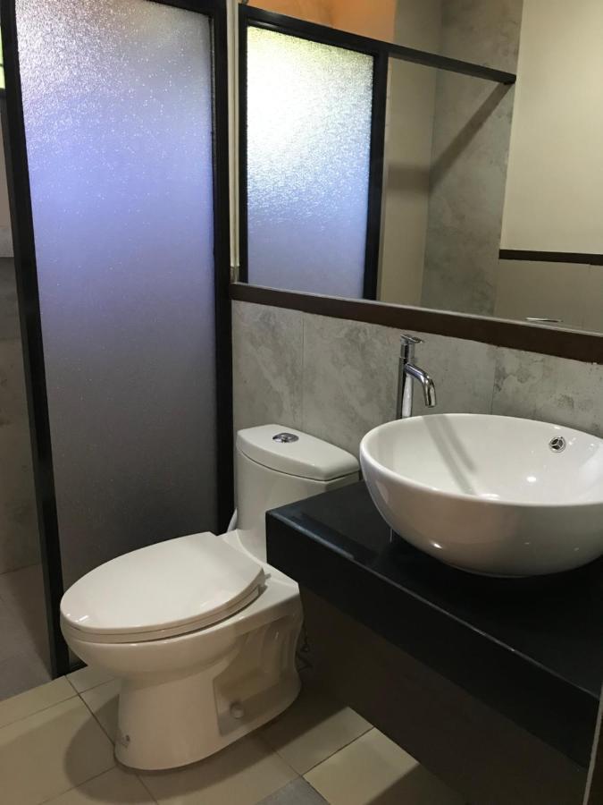 Sajo Plaza & Residences Илоило Экстерьер фото